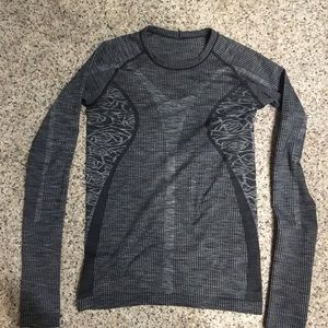 Lululemon Restless Pullover Rose patten